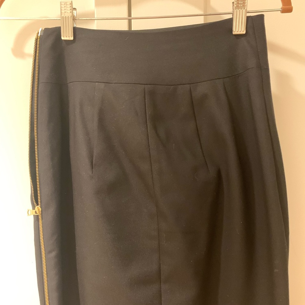 Express Black midi skirt with zipper on side